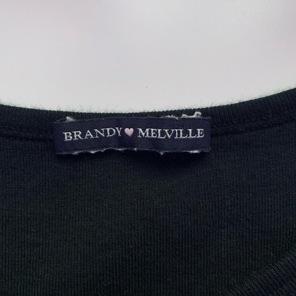 Black brandy Melville crop top with lace - Picture 4 of 4